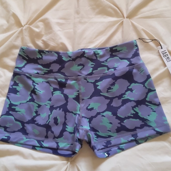 Colorful athletic spandex shorts - Picture 2 of 6